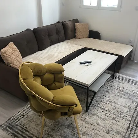 555 Apartment *