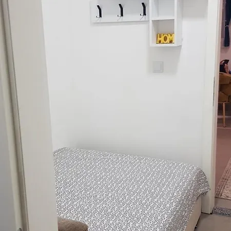 アパート 555 トラヴニク